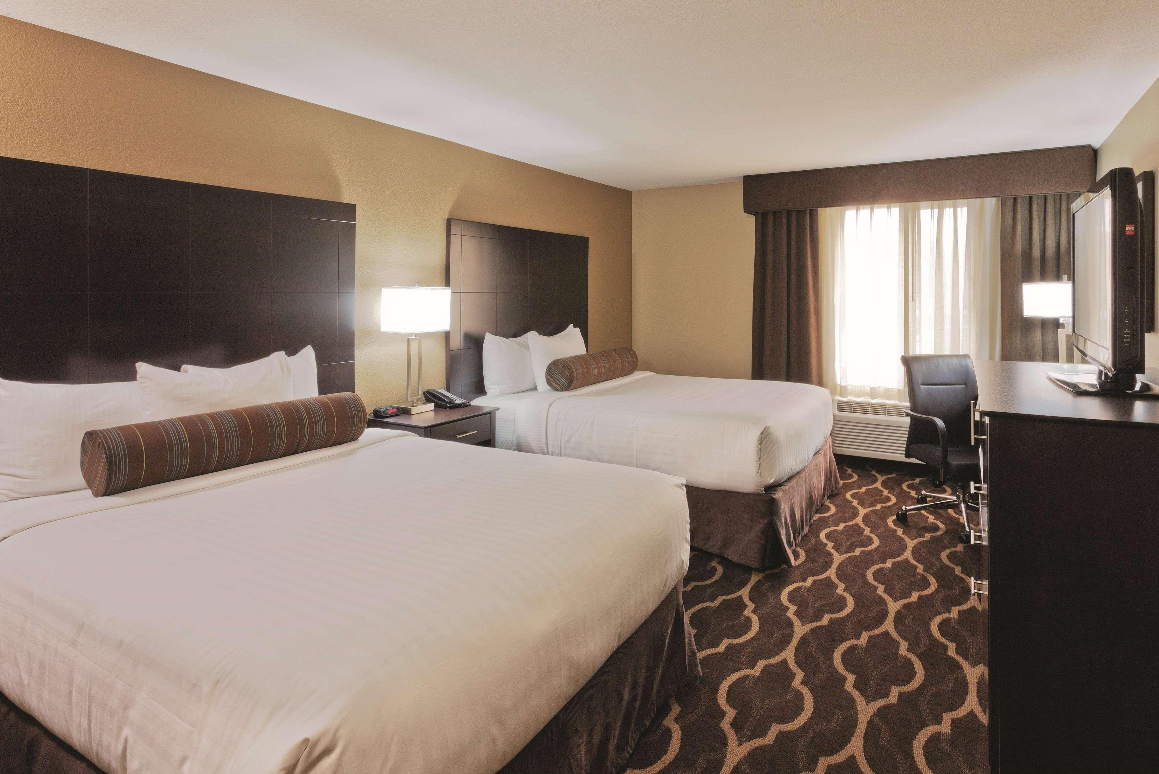 La Quinta Inn & Suites By Wyndham Lv Tropicana Stadium Las Vegas Exterior foto