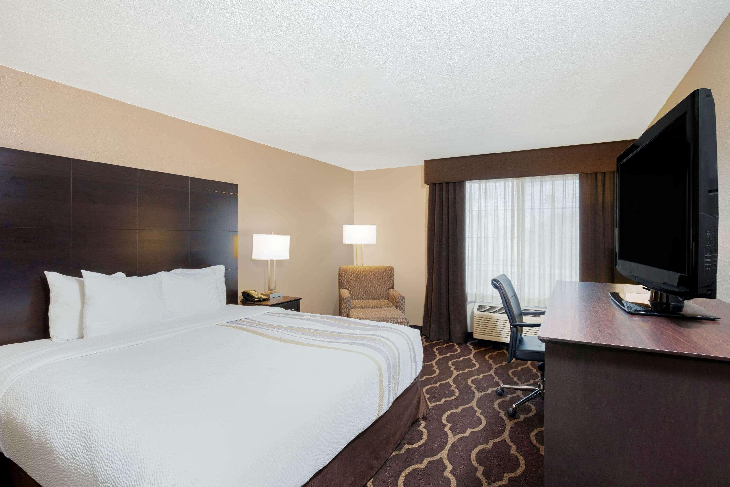 La Quinta Inn & Suites By Wyndham Lv Tropicana Stadium Las Vegas Exterior foto