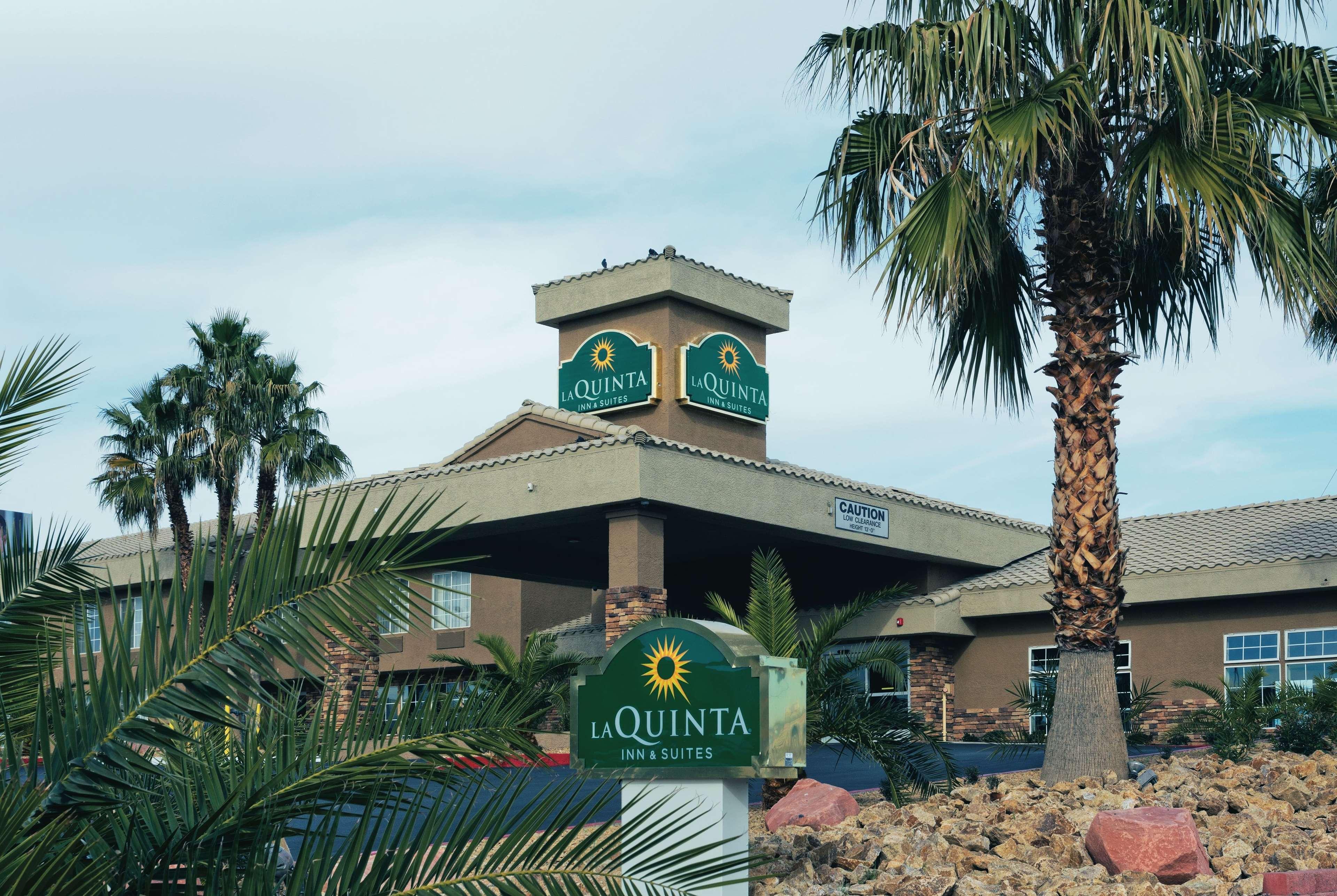 La Quinta Inn & Suites By Wyndham Lv Tropicana Stadium Las Vegas Exterior foto